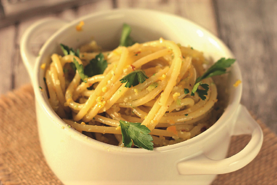 Ricetta Spaghetti al pesto di agrumi e prezzemolo