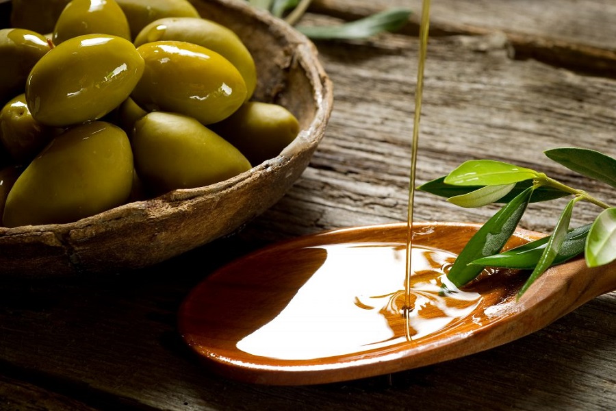 Olio extravergine di oliva: sceglierlo, abbinarlo, conservarlo